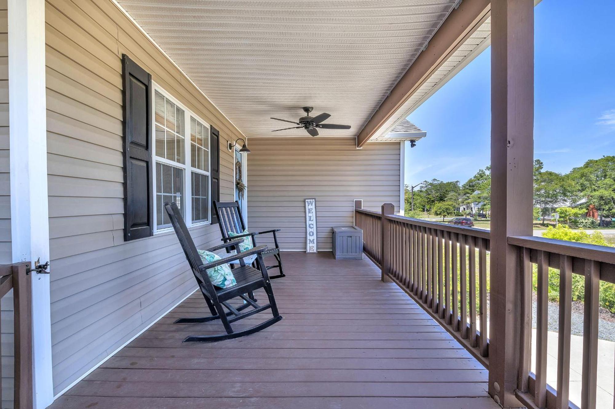 Off The Clock Oak Island Exterior foto