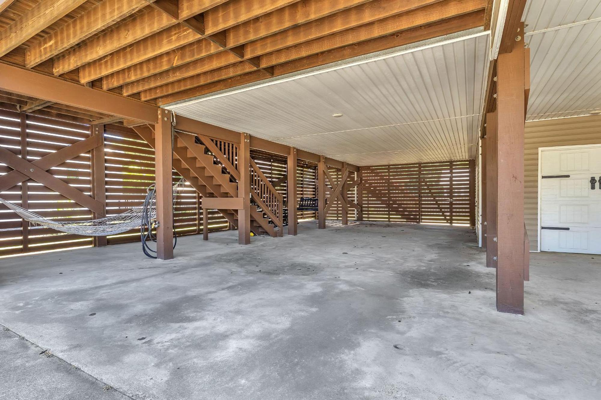 Off The Clock Oak Island Exterior foto